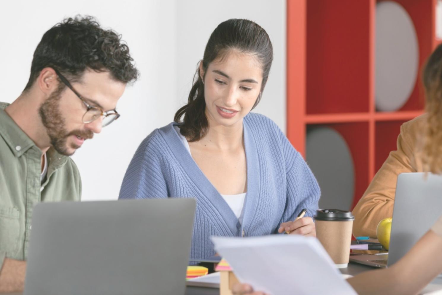 Entorno de trabajo colaborativo durante sesiones prácticas